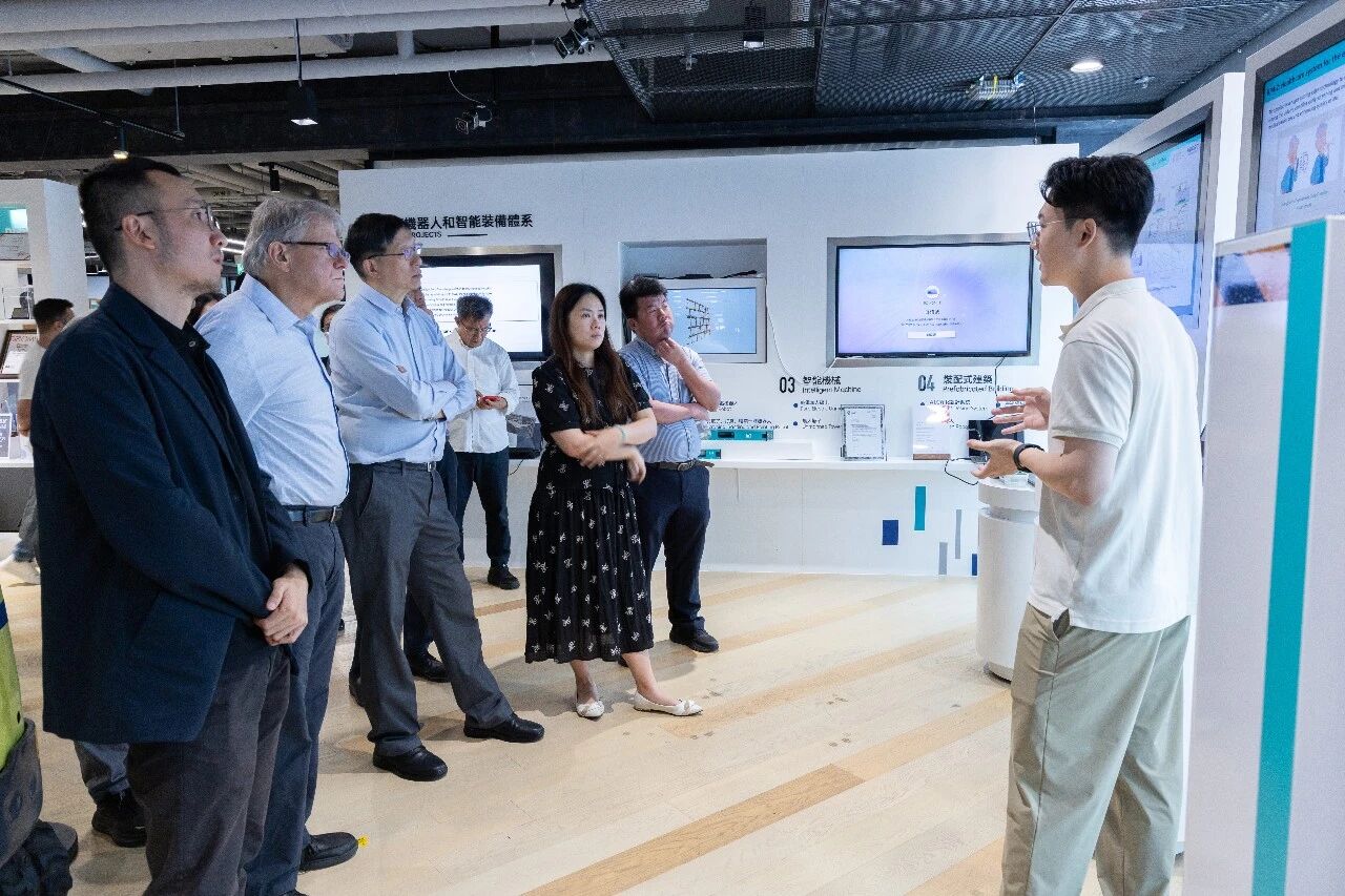 <span>Innovation and Technology Commission Delegation Visits HKCRC to Explore Smart Construction Technology Progress and Innovative Talent Development</span>
